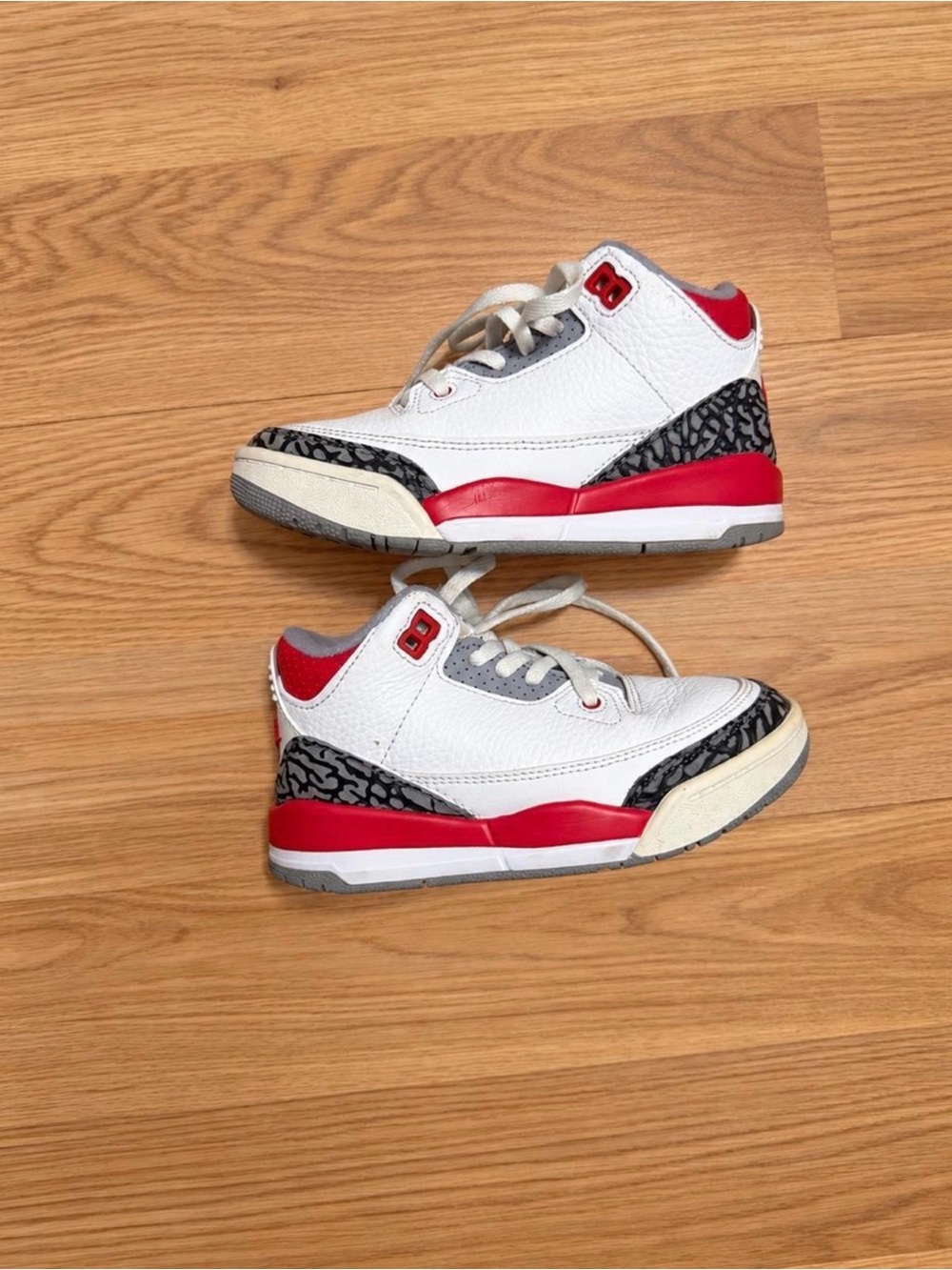 Air Jordan 3 Retro “Fire Red” sneakers